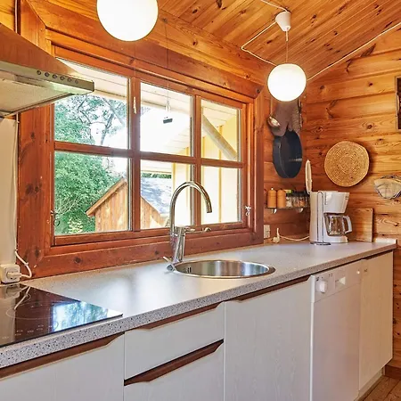 Cozy Coastal Retreat-by Traum Sindrup